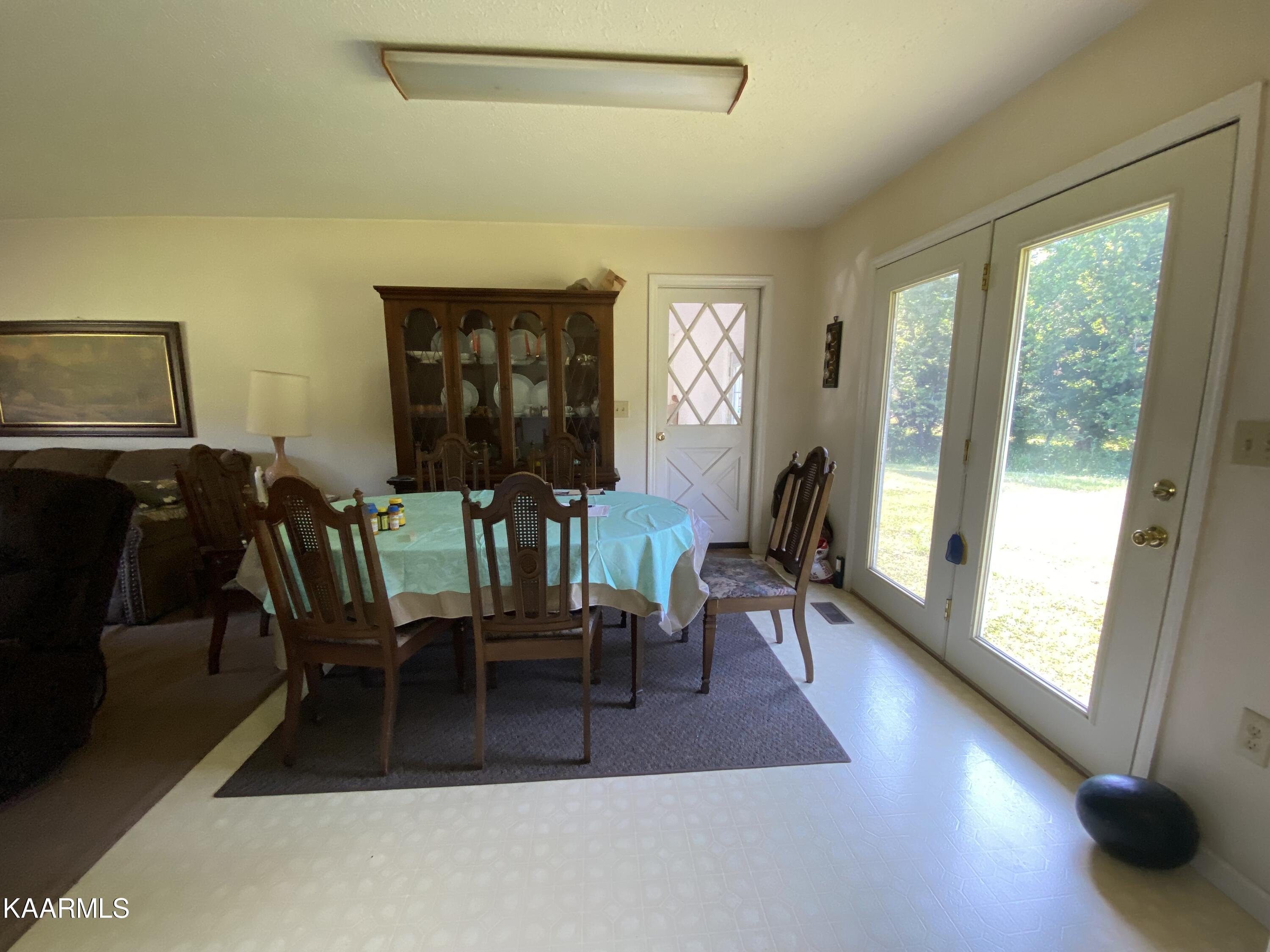 7247 Mulberry Gap Road Tazewell, TN 37879 - Photo 9 of 58 dining area