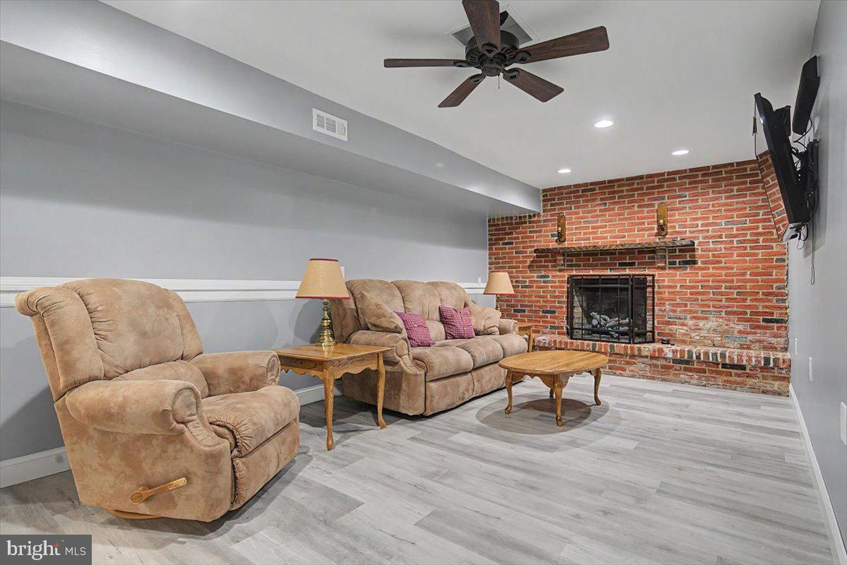 114 Kenmark Road Newark, DE 19713 - Photo 26 of 45 The family room with gas fireplace