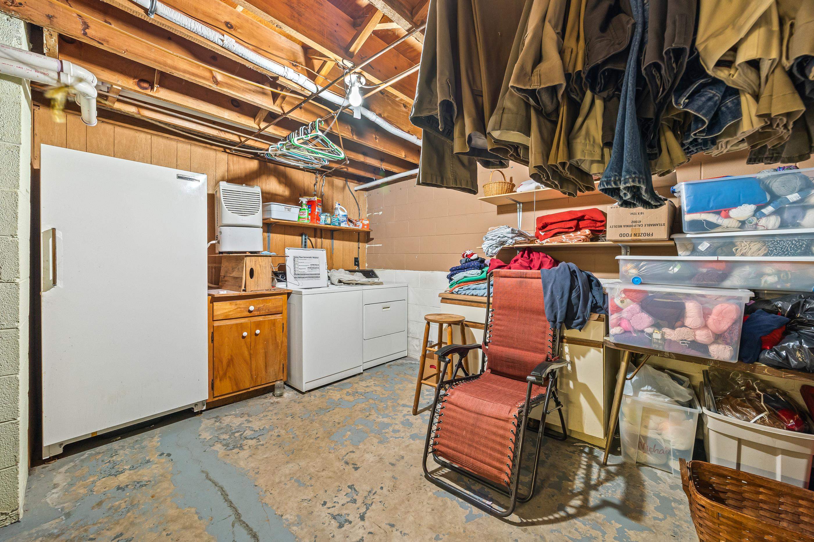 208 Tuxedo Road Staunton, VA 24401 - Photo 38 of 46 a utility room with dryer and washer