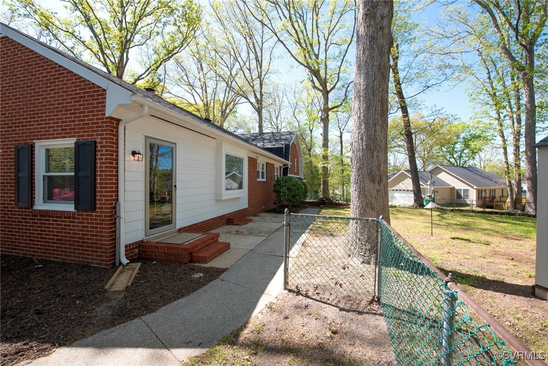 11433 Surry Road Chester, VA 23831 - Photo 4 of 44 Gallery Image 4
