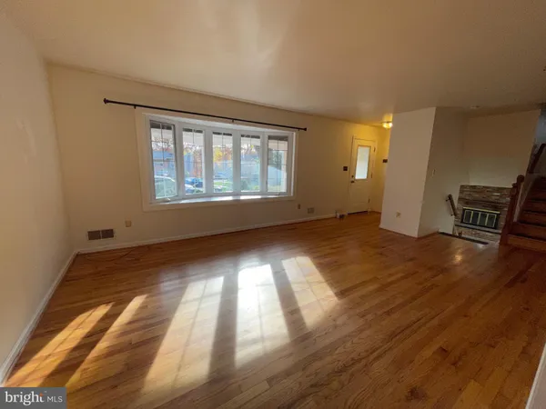 $3,000 | 2652 Falmouth Court, Woodbridge, VA 22192