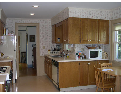 17 Wyman Road Marblehead, MA 01945 - Photo 5 of 11 Gallery Image 5