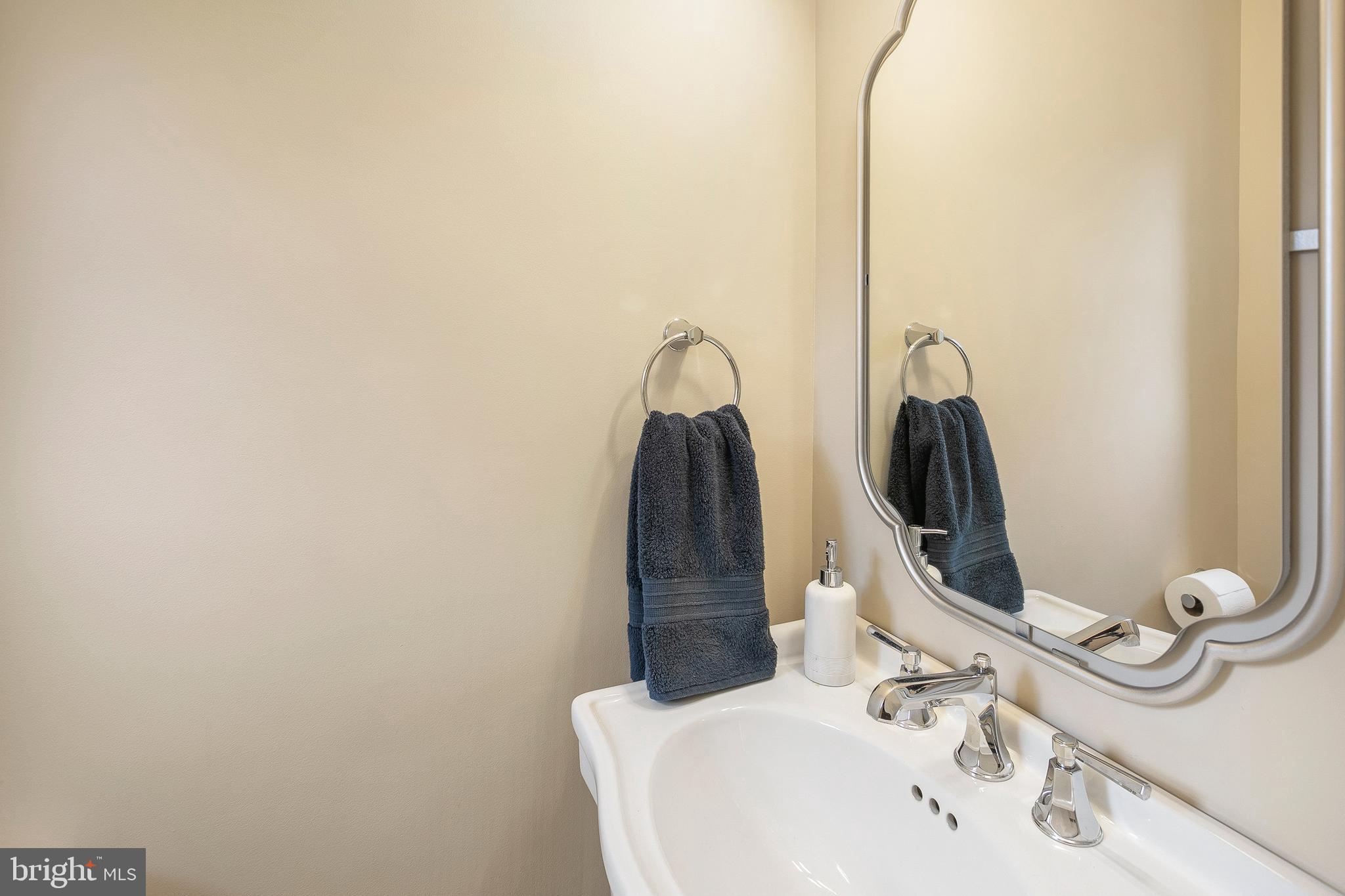 3323 Reservoir Road Northwest Washington, DC 20007 - Photo 11 of 25 Main Level Powder Room
