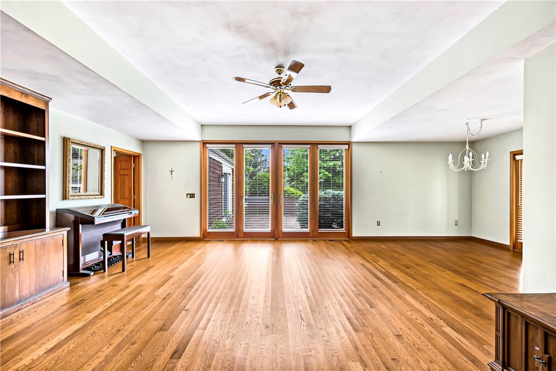 36 Willowbrook Drive Owasco, NY 13021 - Photo 11 of 47 Living room