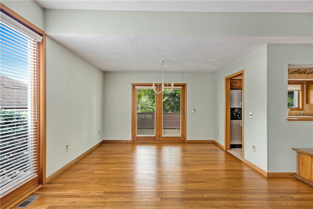 36 Willowbrook Drive Owasco, NY 13021 - Photo 13 of 47 Dining room