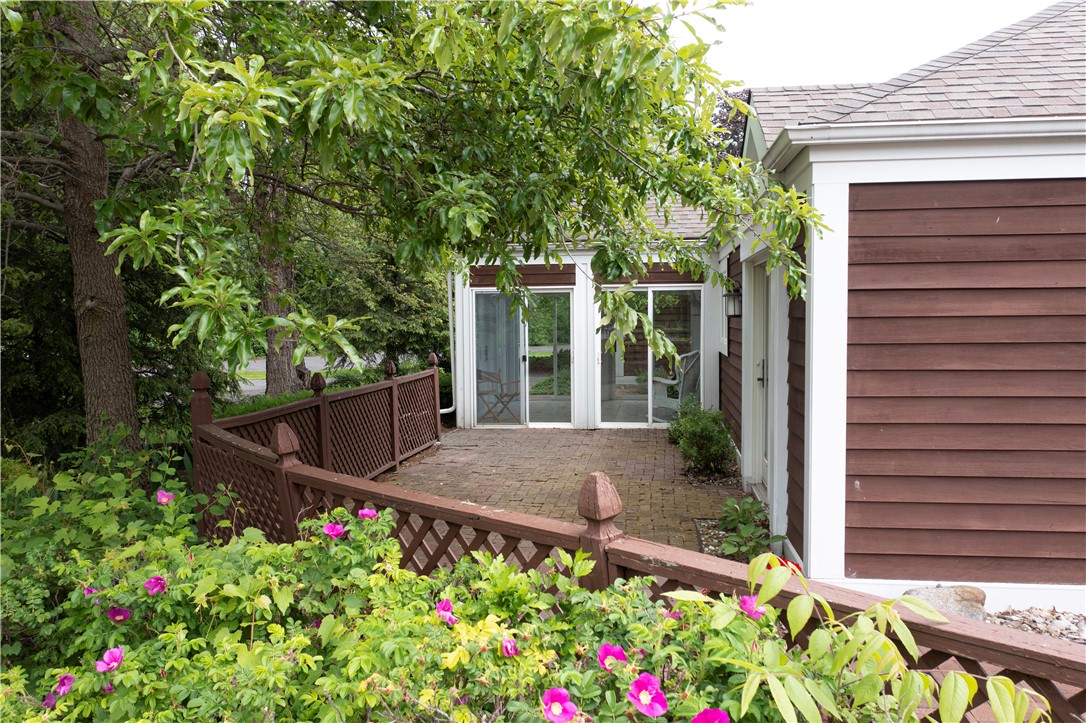 36 Willowbrook Drive Owasco, NY 13021 - Photo 29 of 47 Front patio