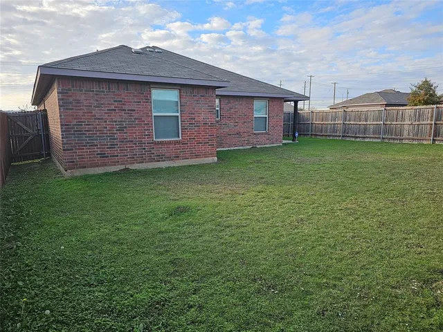 $1,995 | 8401 Cherry Bark Lane, Fort Worth, TX 76140