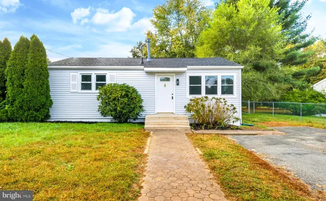 $299,900 | 100 Jerrys Avenue, Clayton, NJ 08312