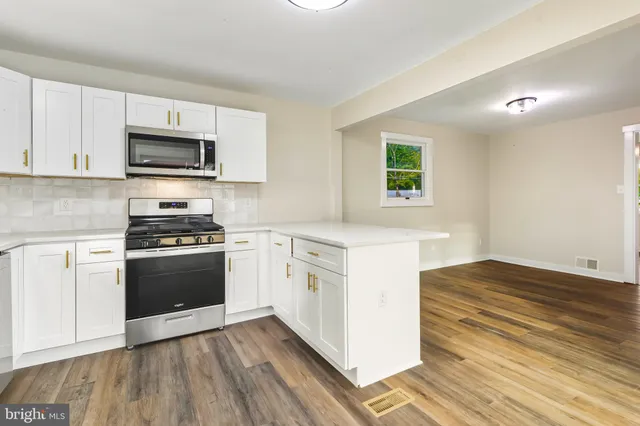 $299,900 | 100 Jerrys Avenue, Clayton, NJ 08312