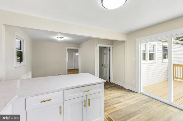 $299,900 | 100 Jerrys Avenue, Clayton, NJ 08312