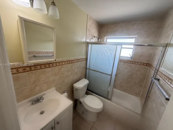 $1,720 | 17530 Northwest 68th Avenue, Unit C4013, Hialeah, FL 33015