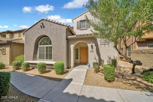 $2,650 | 3941 East Cat Balue Drive, Phoenix, AZ 85050