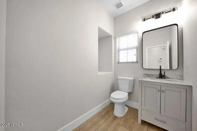 $2,650 | 3941 East Cat Balue Drive, Phoenix, AZ 85050