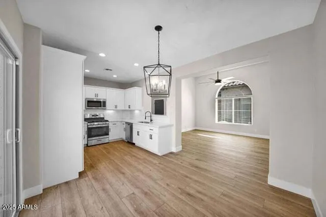 $2,650 | 3941 East Cat Balue Drive, Phoenix, AZ 85050