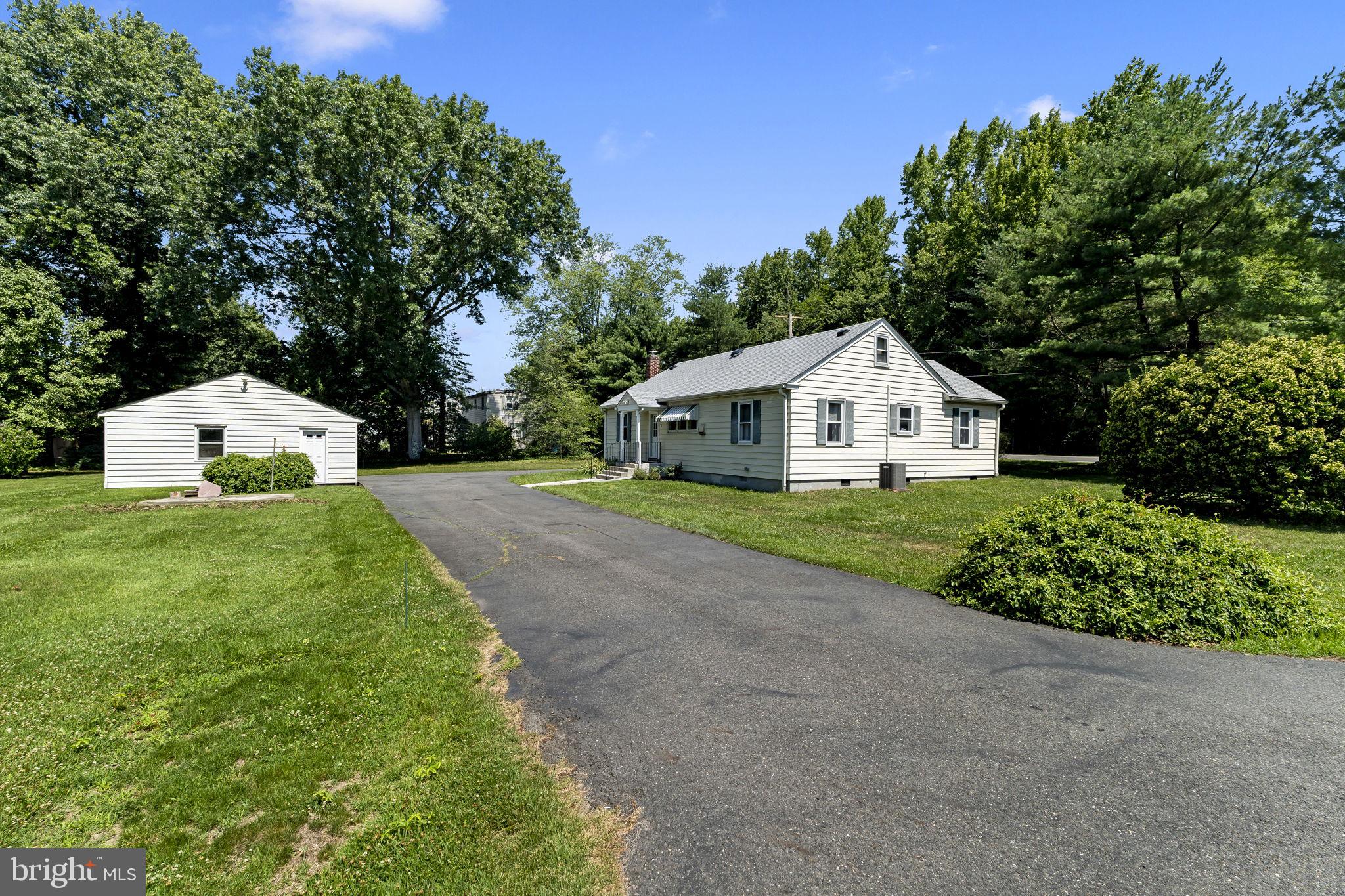 17 Mt Laurel Road Mount Laurel, NJ 08054 - Photo 5 of 29