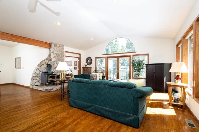 $995,000 | 2260 Deveron Way, South Lake Tahoe, CA 96150