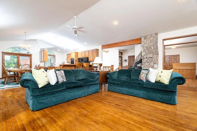 $995,000 | 2260 Deveron Way, South Lake Tahoe, CA 96150