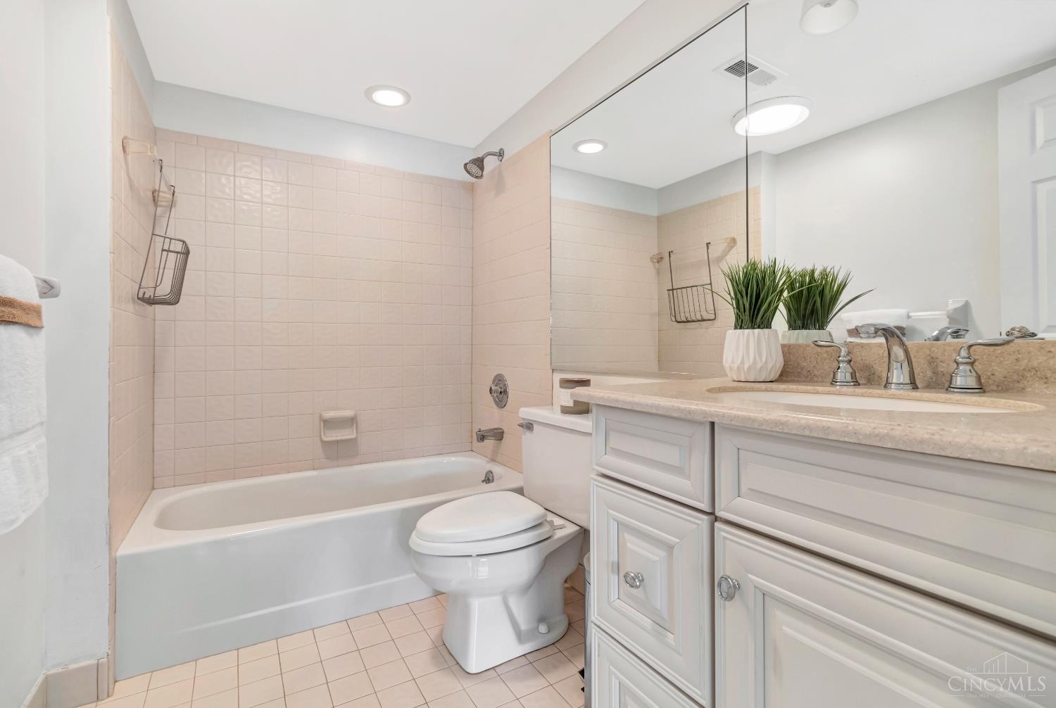 8837 Montgomery Road Cincinnati, OH 45236 - Photo 21 of 31