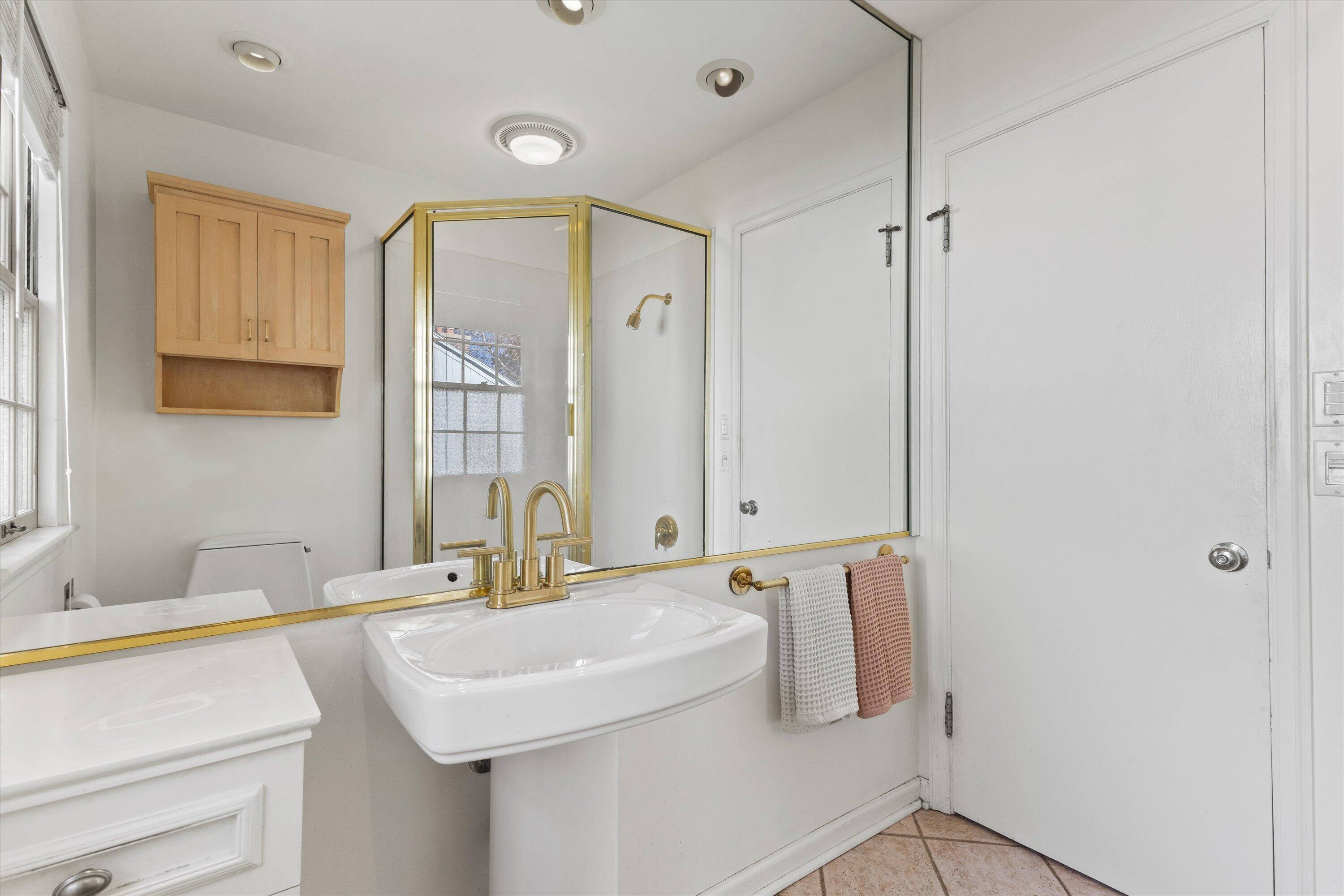 932 Kentucky Street Racine, WI 53405 - Photo 11 of 44 Bathroom 1