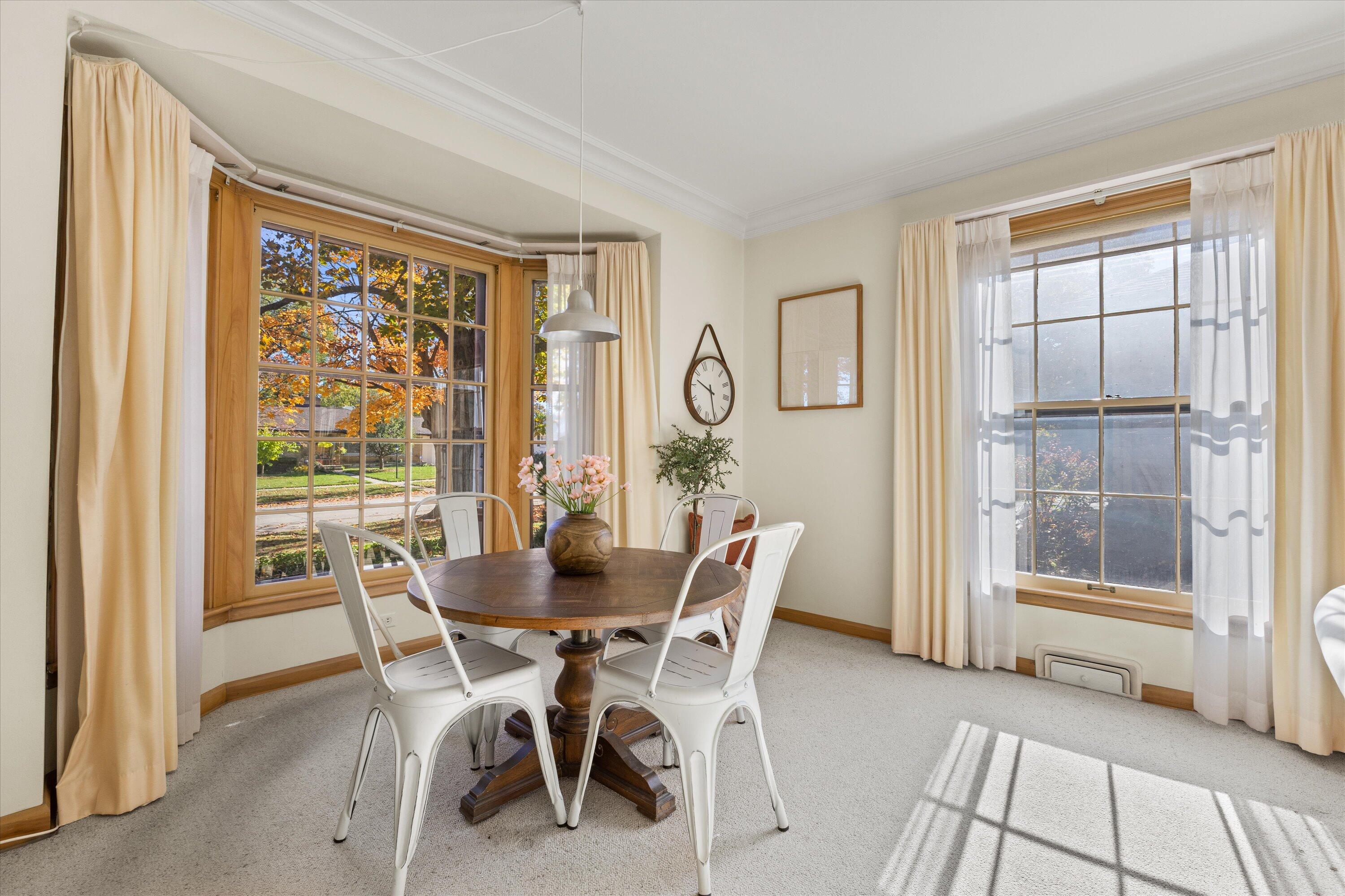 932 Kentucky Street Racine, WI 53405 - Photo 18 of 44 Breakfast Nook