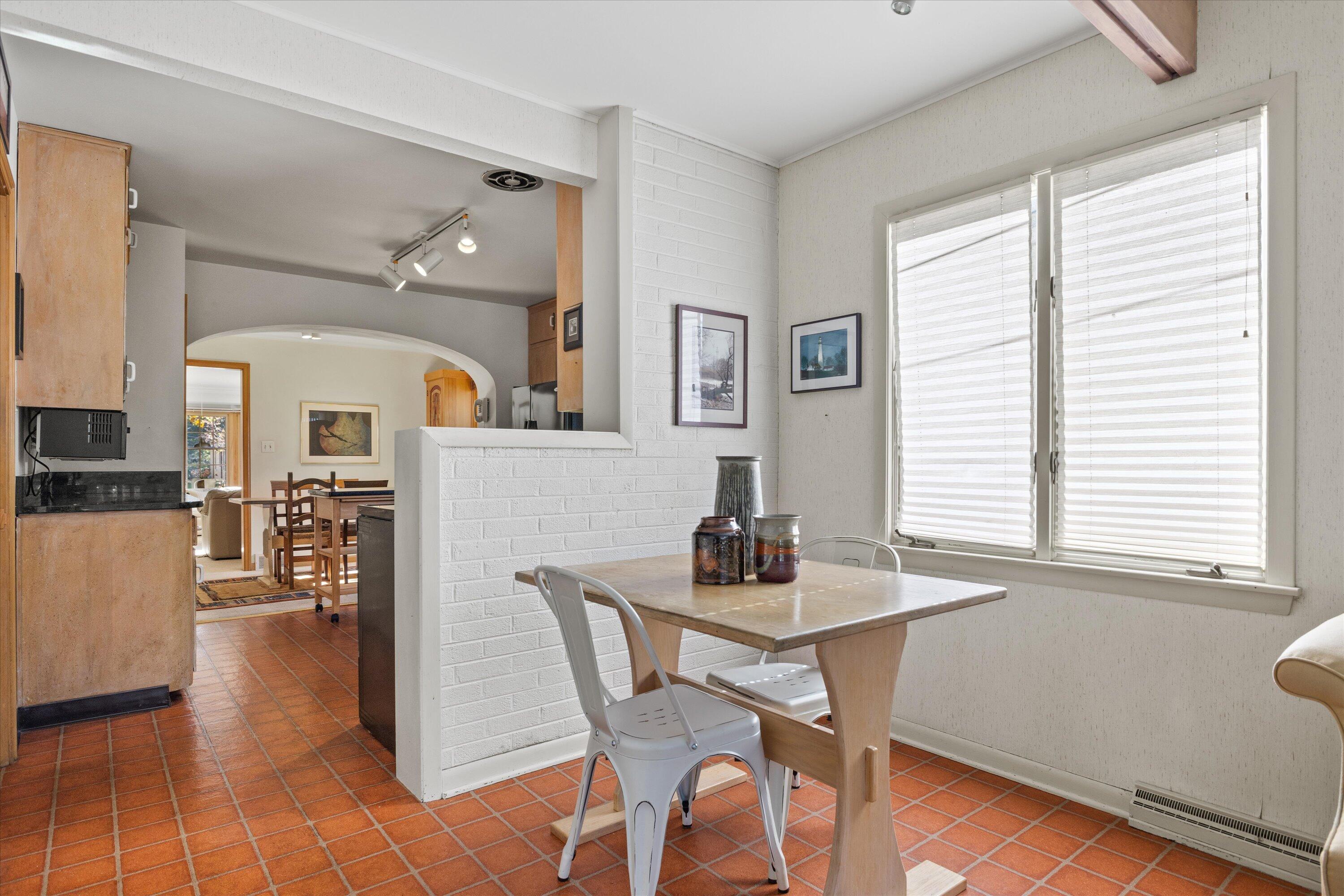 932 Kentucky Street Racine, WI 53405 - Photo 24 of 44 Dining Room
