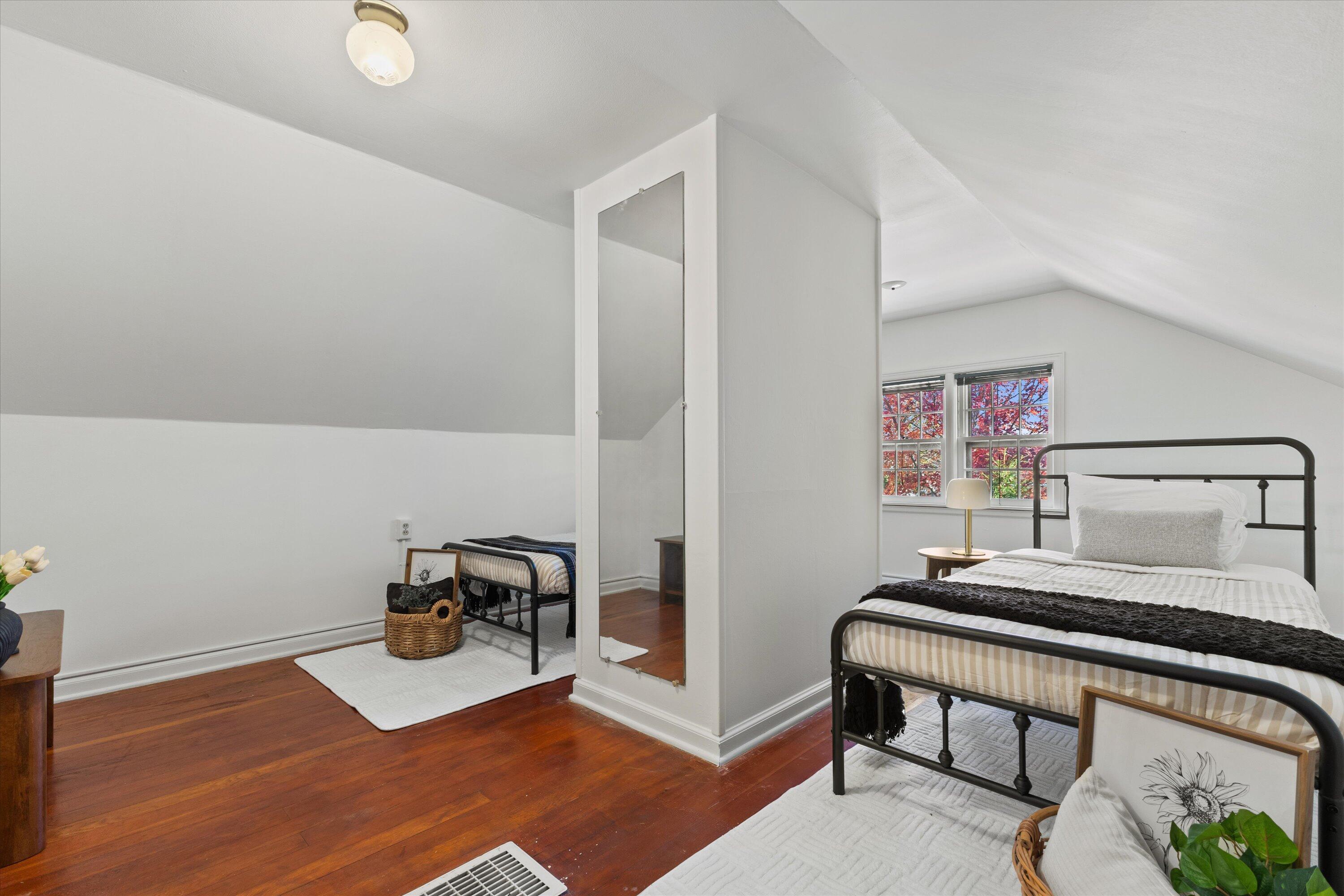 932 Kentucky Street Racine, WI 53405 - Photo 33 of 44 Bedroom 3