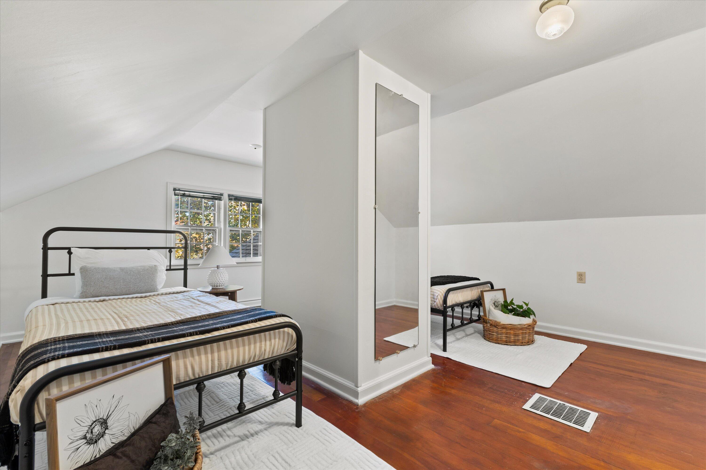 932 Kentucky Street Racine, WI 53405 - Photo 34 of 44 Bedroom 3