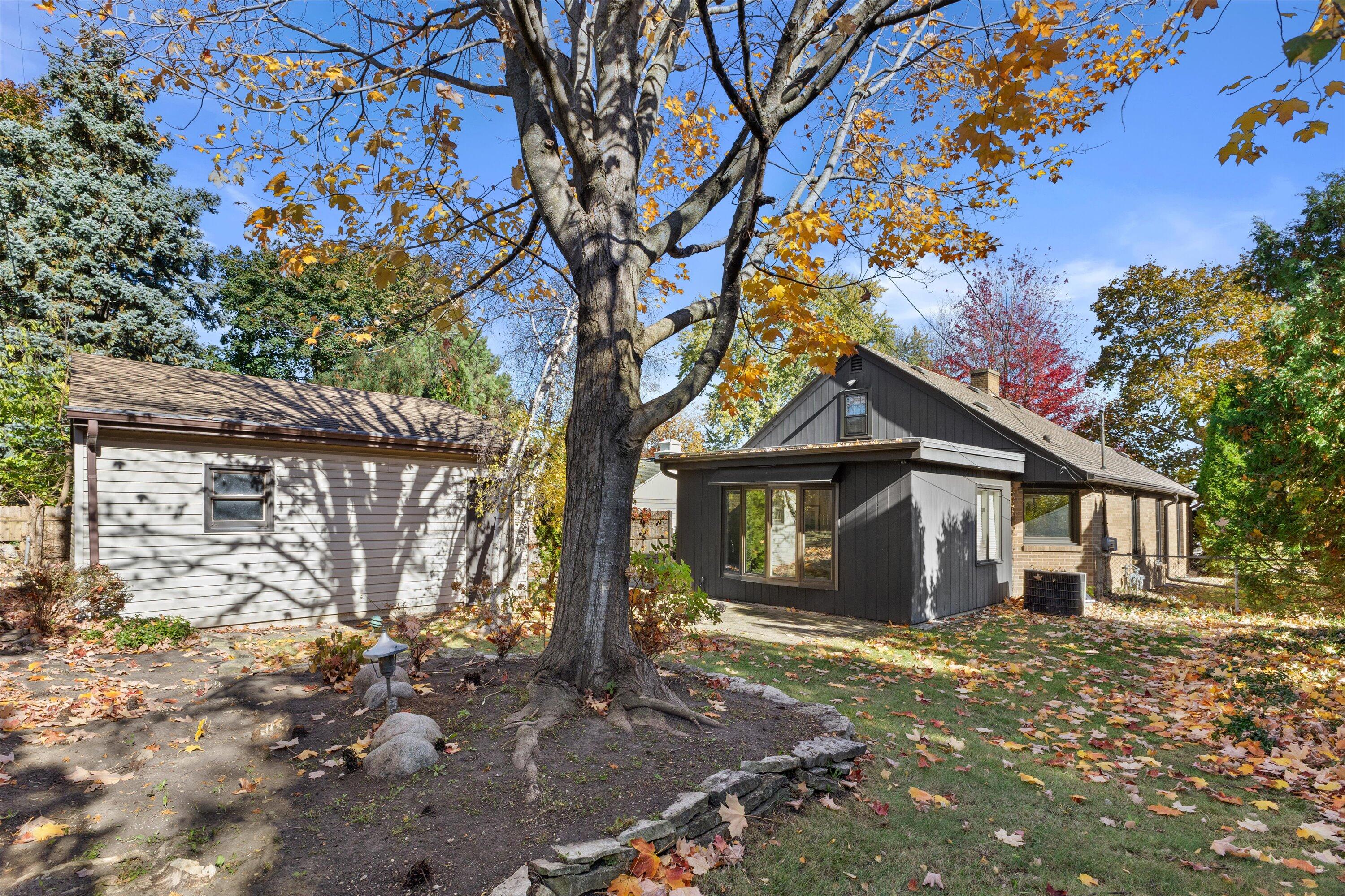 932 Kentucky Street Racine, WI 53405 - Photo 39 of 44 Backyard