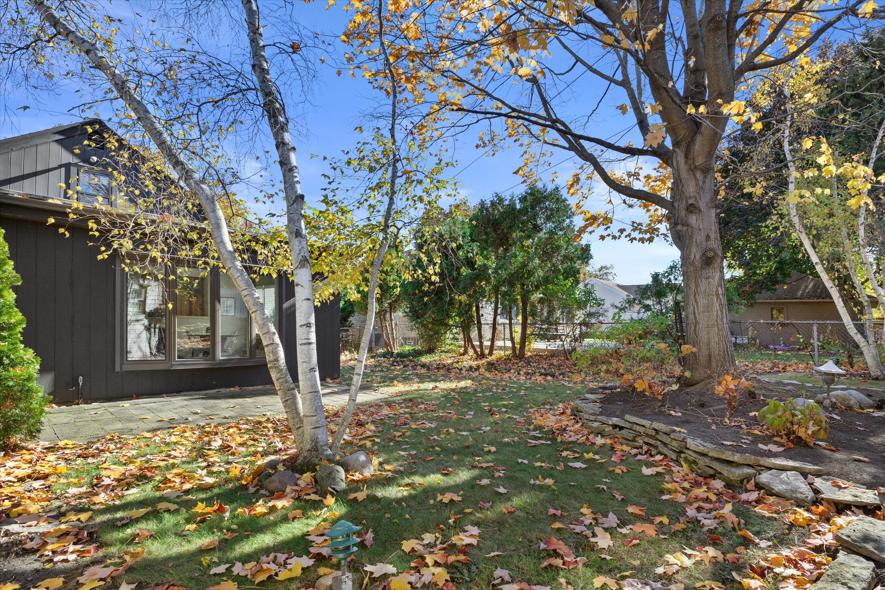 932 Kentucky Street Racine, WI 53405 - Photo 40 of 44 Backyard