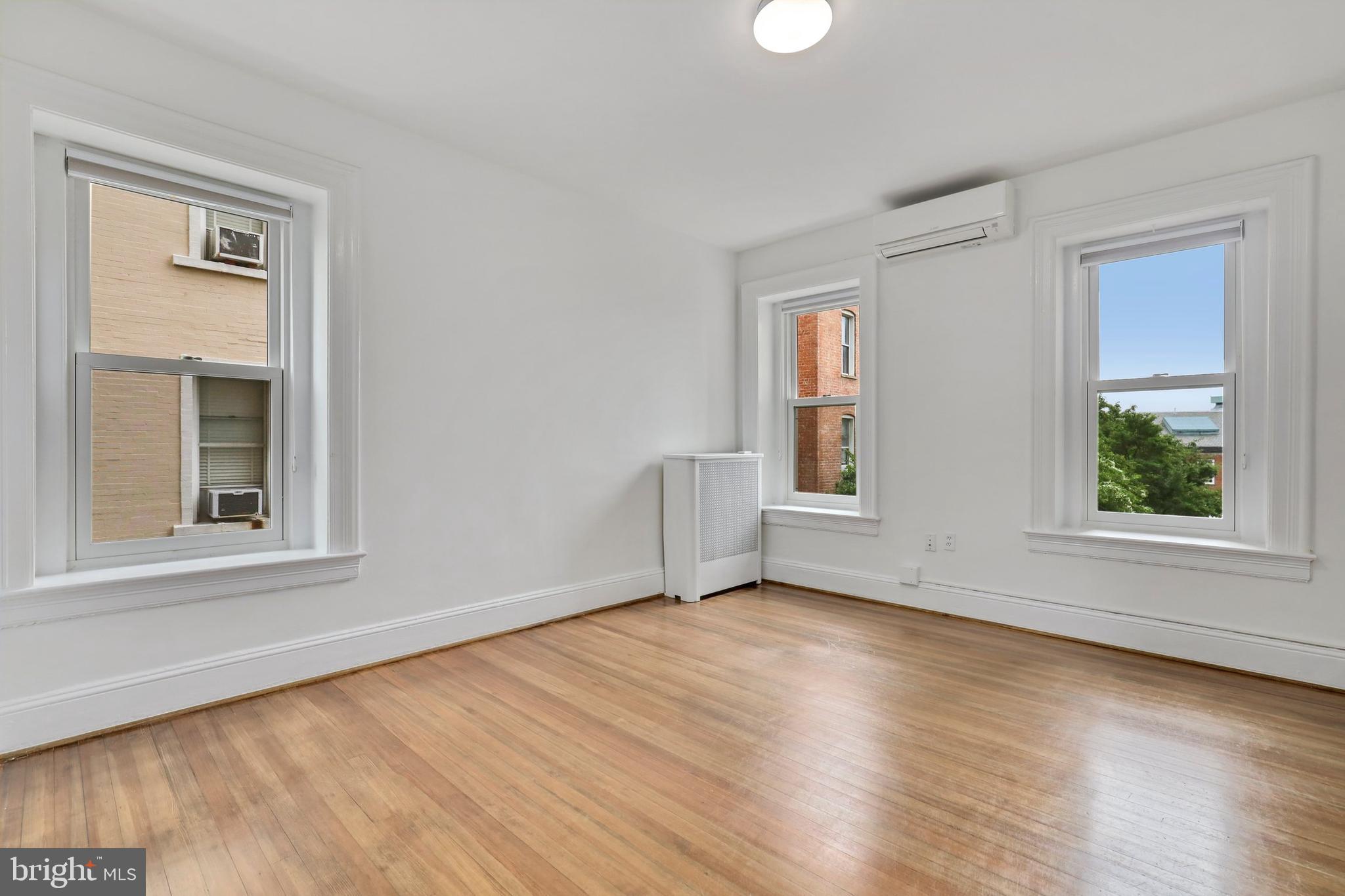 2022 Columbia Road Northwest, Unit 315 Washington, DC 20009 - Photo 16 of 37