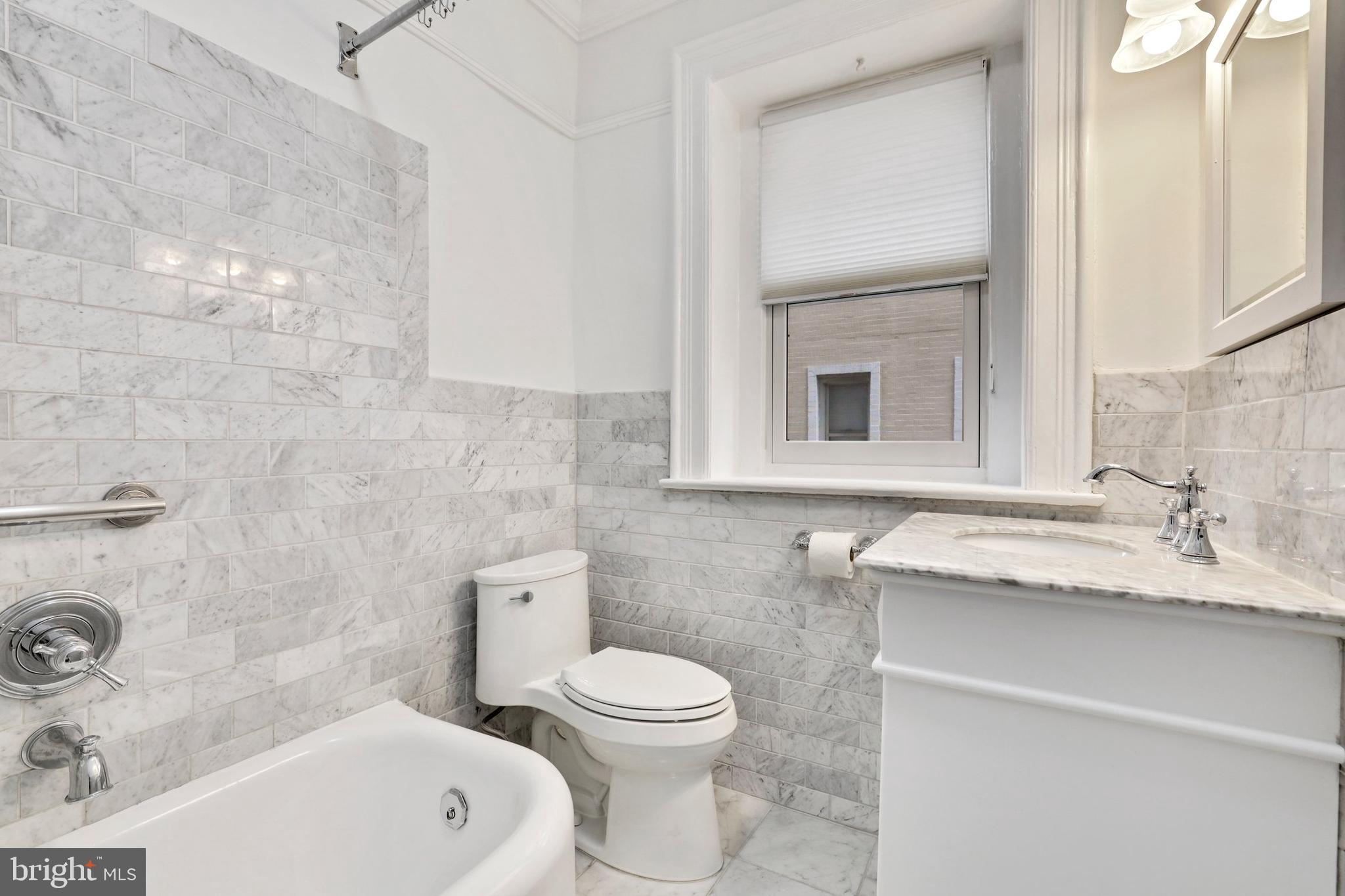 2022 Columbia Road Northwest, Unit 315 Washington, DC 20009 - Photo 27 of 37