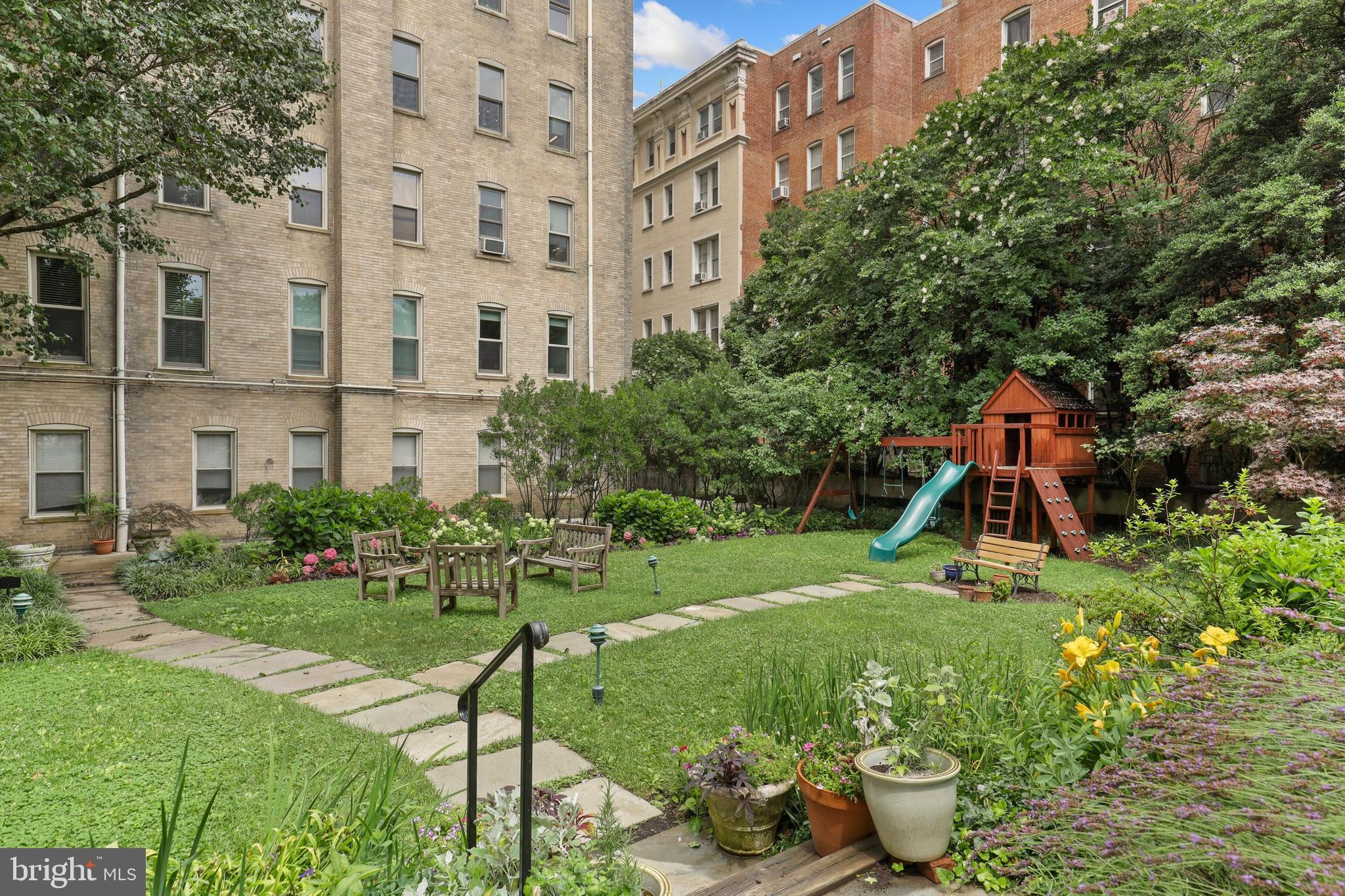 2022 Columbia Road Northwest, Unit 315 Washington, DC 20009 - Photo 31 of 37