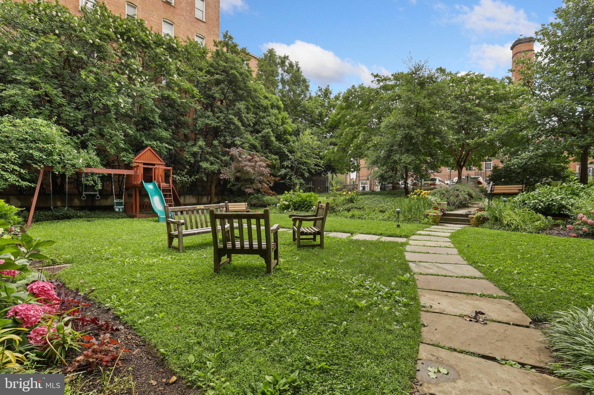 2022 Columbia Road Northwest, Unit 315 Washington, DC 20009 - Photo 33 of 37