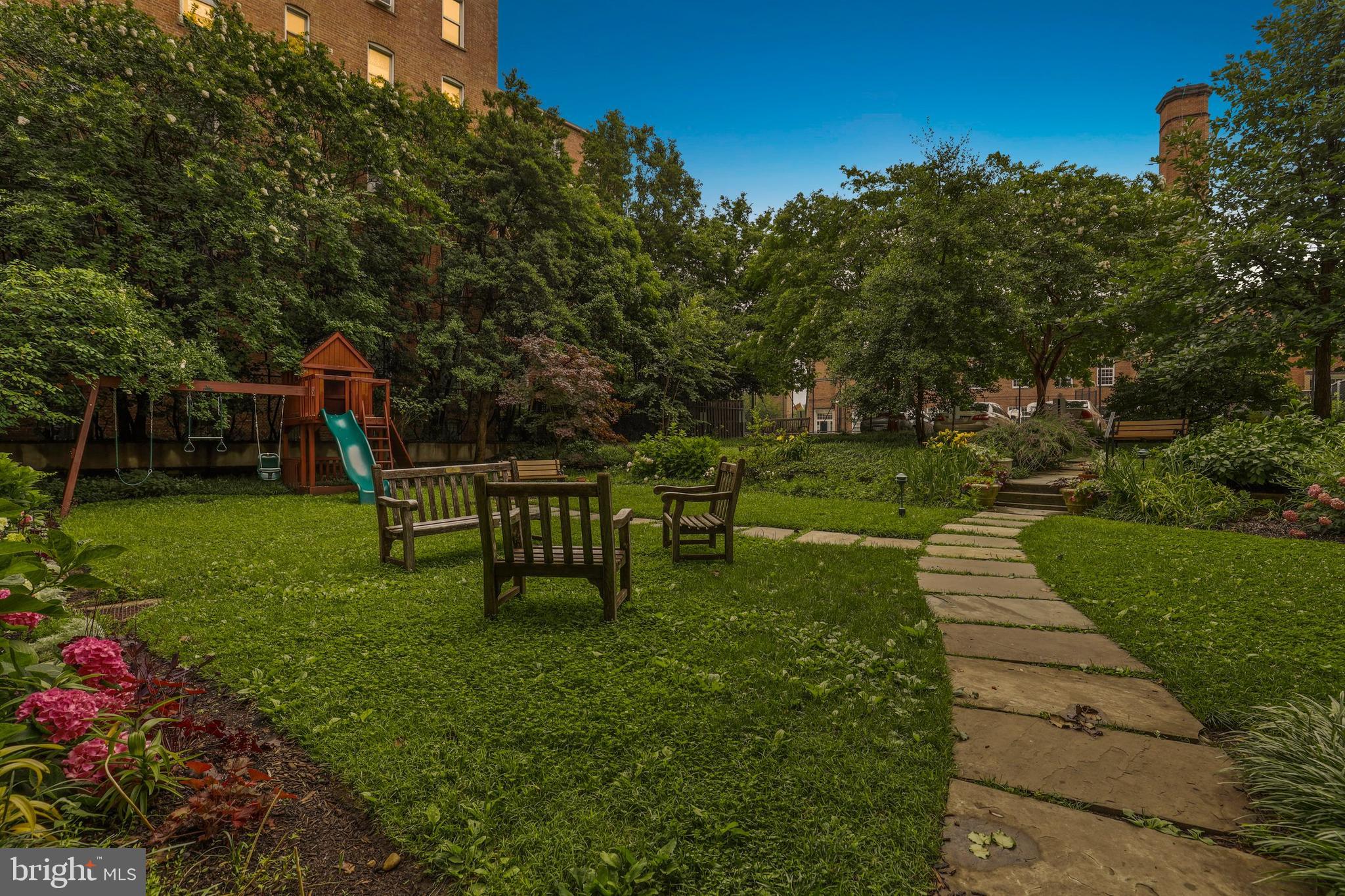 2022 Columbia Road Northwest, Unit 315 Washington, DC 20009 - Photo 34 of 37