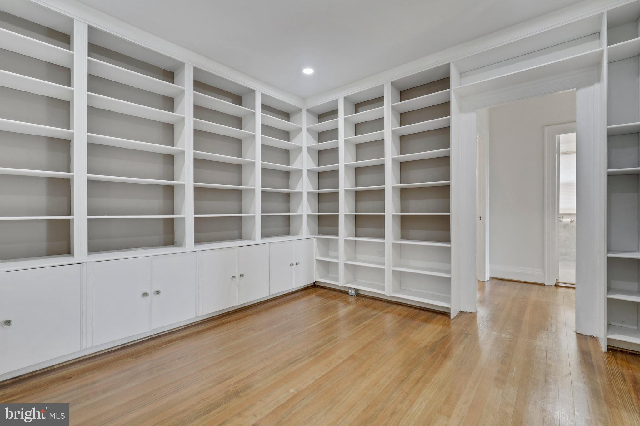 2022 Columbia Road Northwest, Unit 315 Washington, DC 20009 - Photo 6 of 37