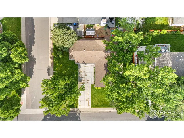 a picture of a city view