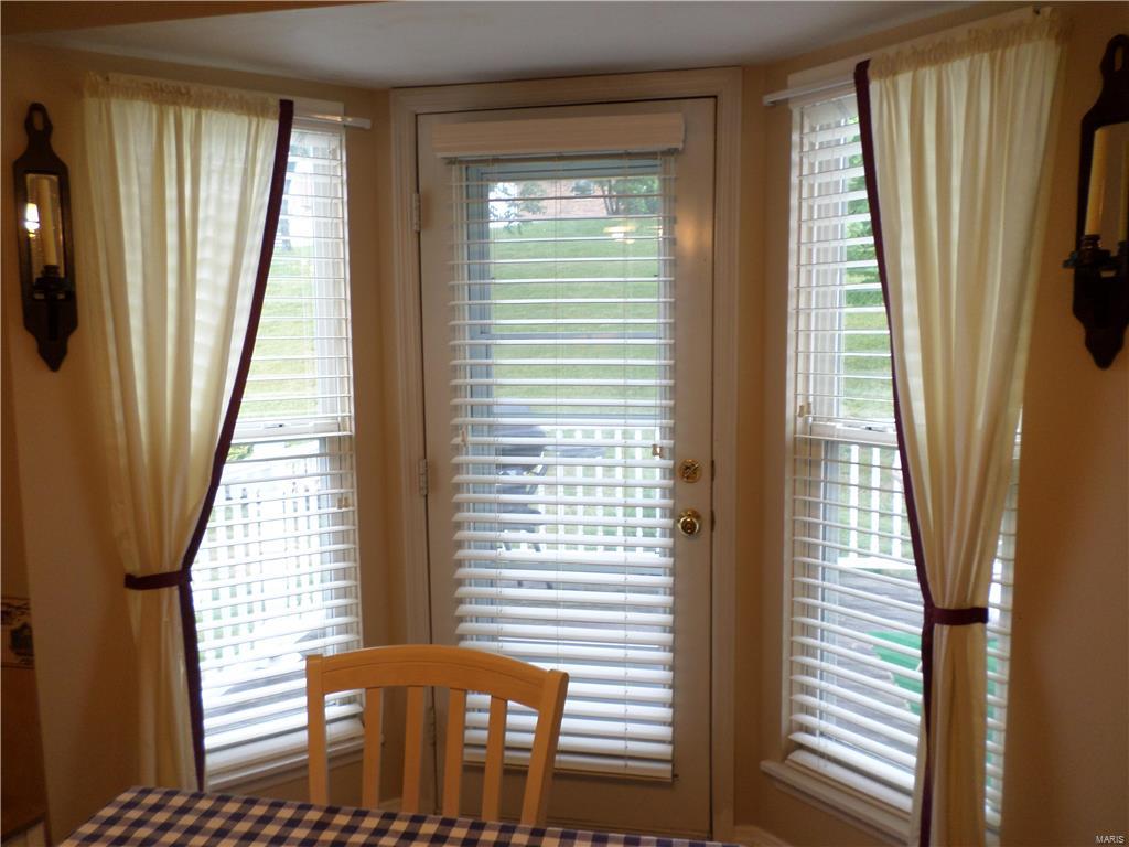 5016 Nicholas Ridge Drive St. Louis, MO 63129 - Photo 13 of 28 Gallery Image 13