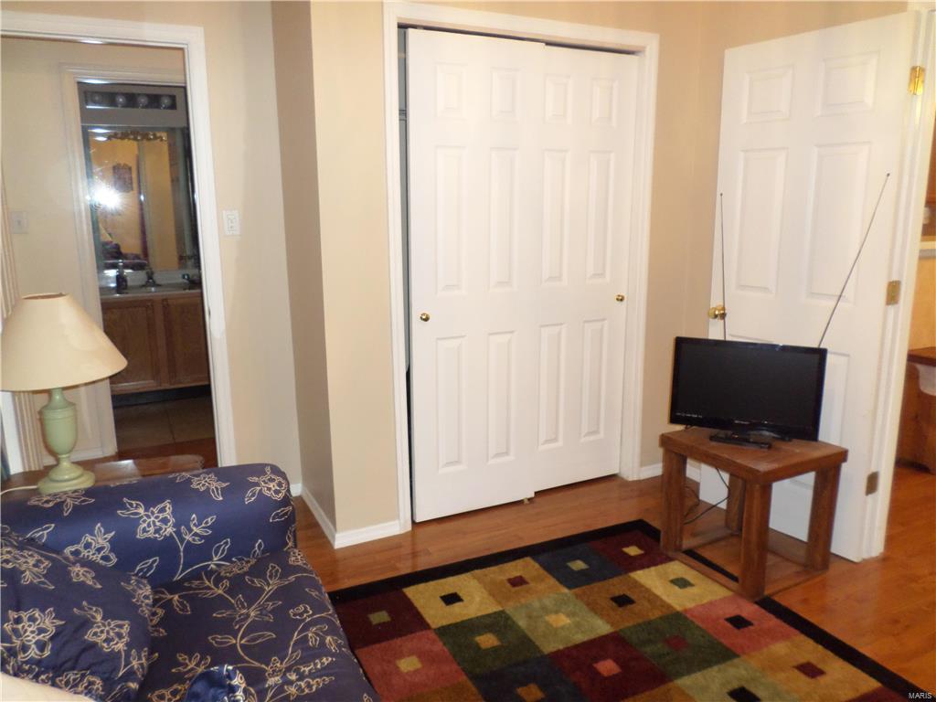 5016 Nicholas Ridge Drive St. Louis, MO 63129 - Photo 15 of 28 Gallery Image 15