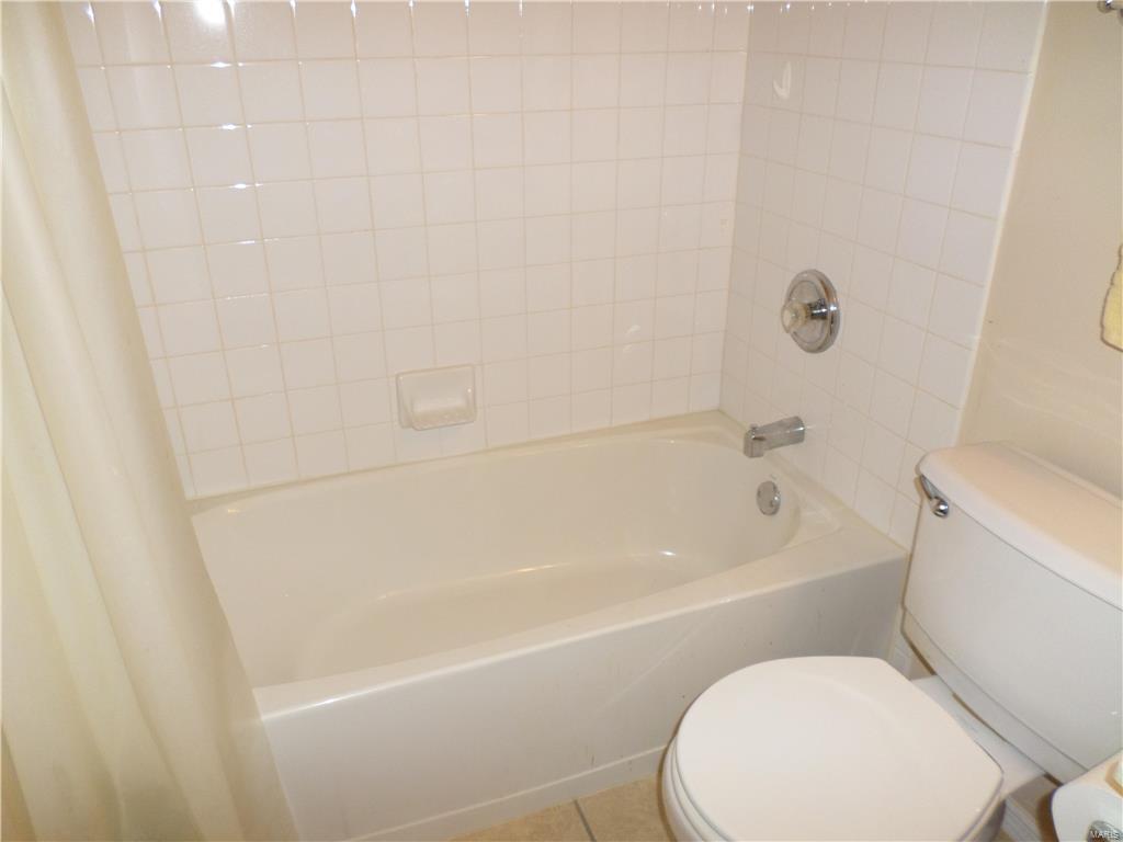 5016 Nicholas Ridge Drive St. Louis, MO 63129 - Photo 16 of 28 Gallery Image 16