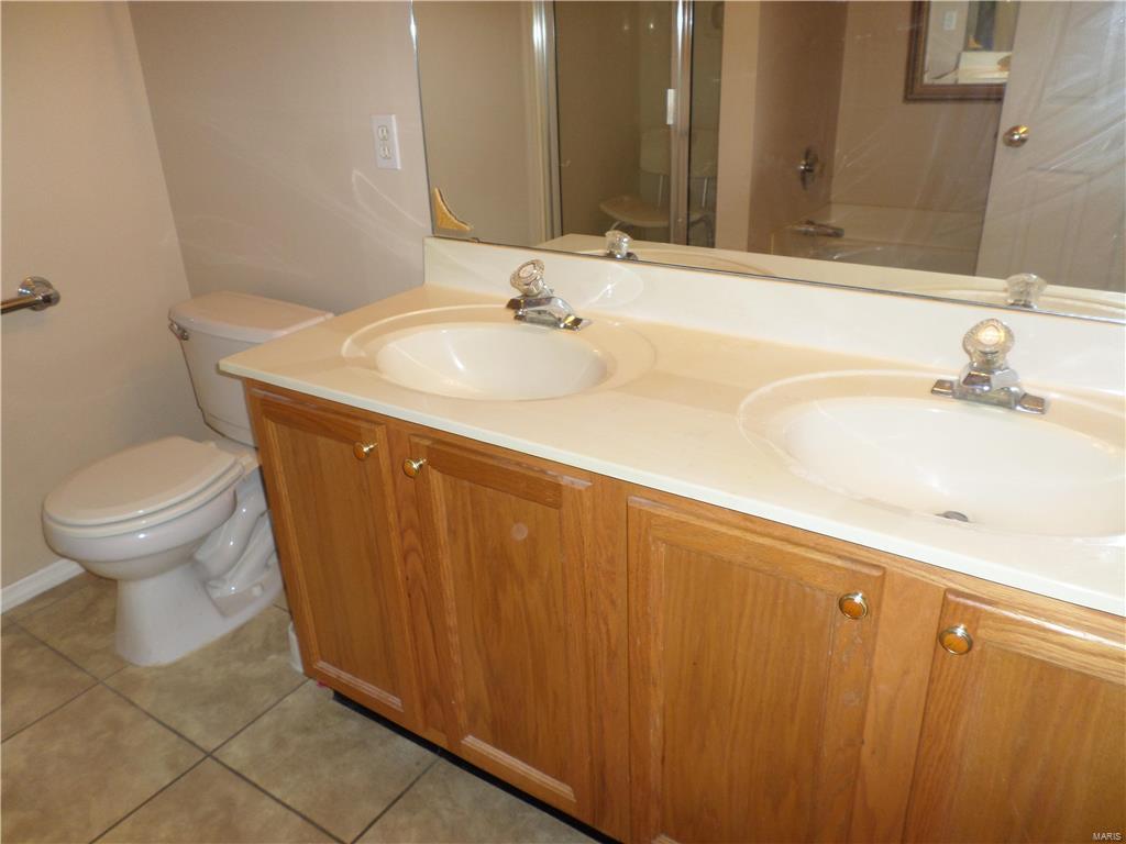 5016 Nicholas Ridge Drive St. Louis, MO 63129 - Photo 19 of 28 Gallery Image 19