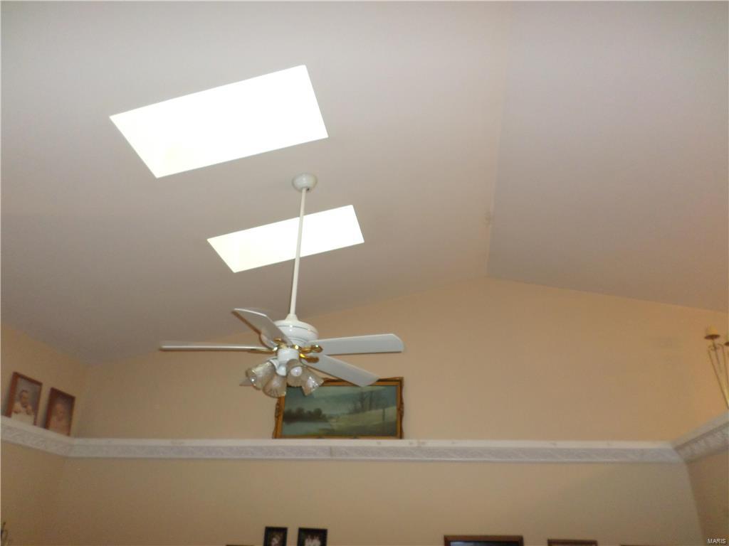 5016 Nicholas Ridge Drive St. Louis, MO 63129 - Photo 7 of 28 Gallery Image 7