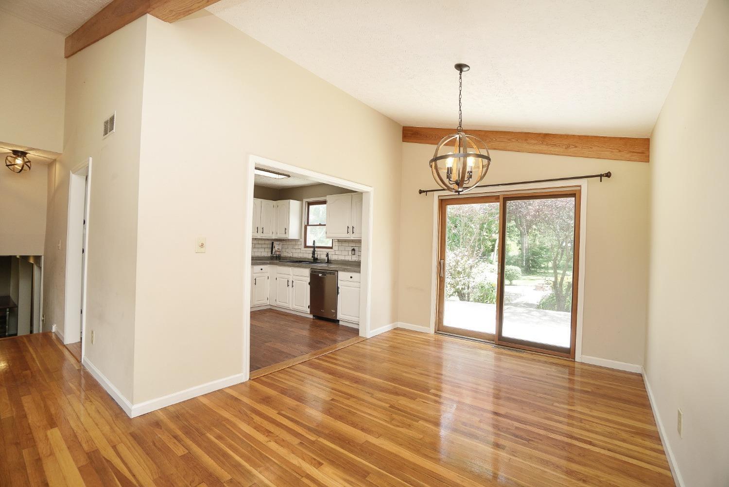 2566 Cross Country Road Beavercreek, OH 45431 - Photo 8 of 50