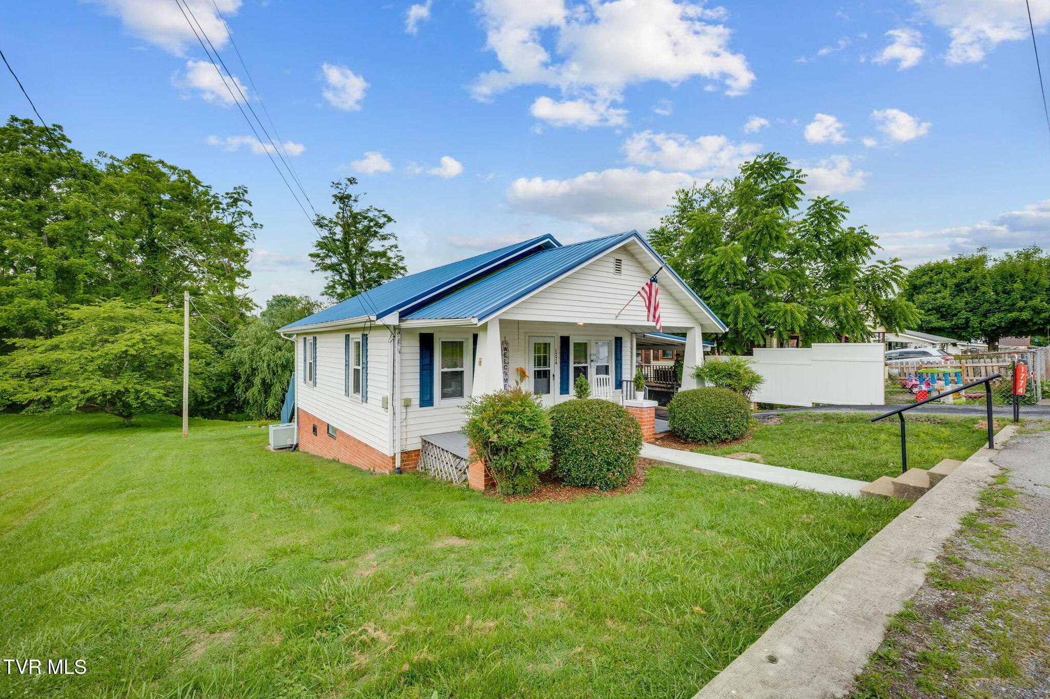 1774 Highway 93 Fall Branch, TN 37656 - Photo 2 of 29 003 (2)