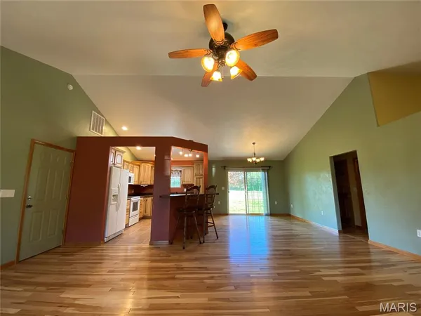 $1,200 | 15040 Bradley Lane, Marion, IL 62959