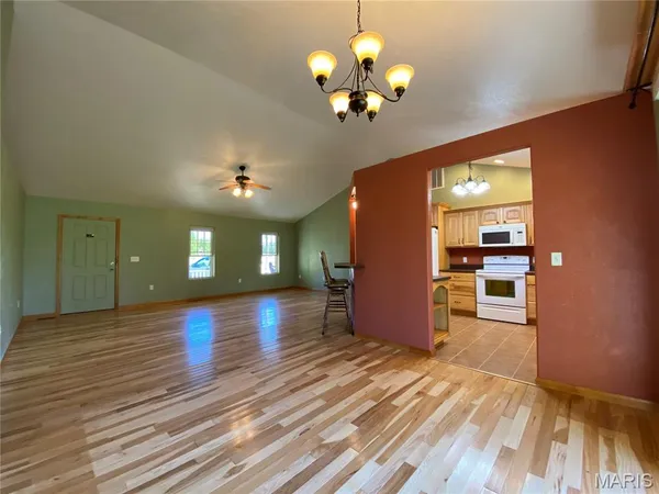 $1,200 | 15040 Bradley Lane, Marion, IL 62959