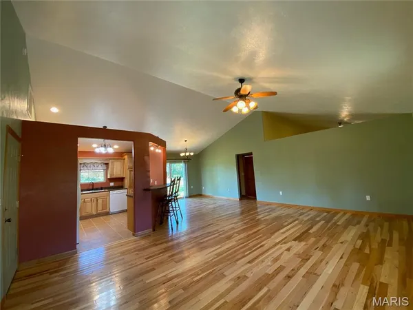 $1,200 | 15040 Bradley Lane, Marion, IL 62959