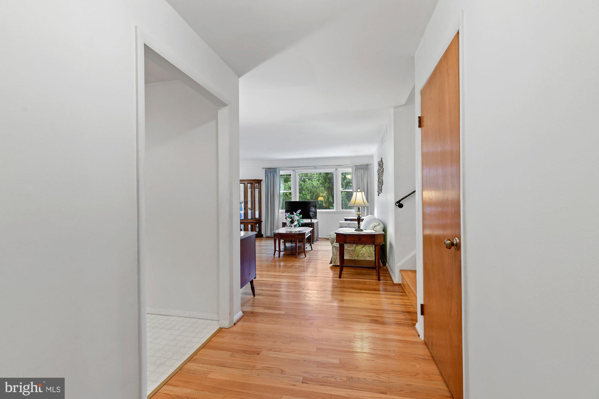 8805 Parlo Road Baltimore, MD 21236 - Photo 3 of 36