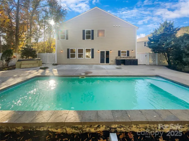 $669,000 | 244 Sycamore Creek Road, Fort Mill, SC 29708