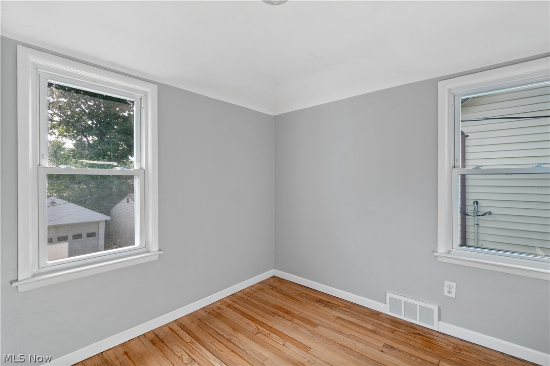 4079 Valley Road Cleveland, OH 44109 - Photo 17 of 32