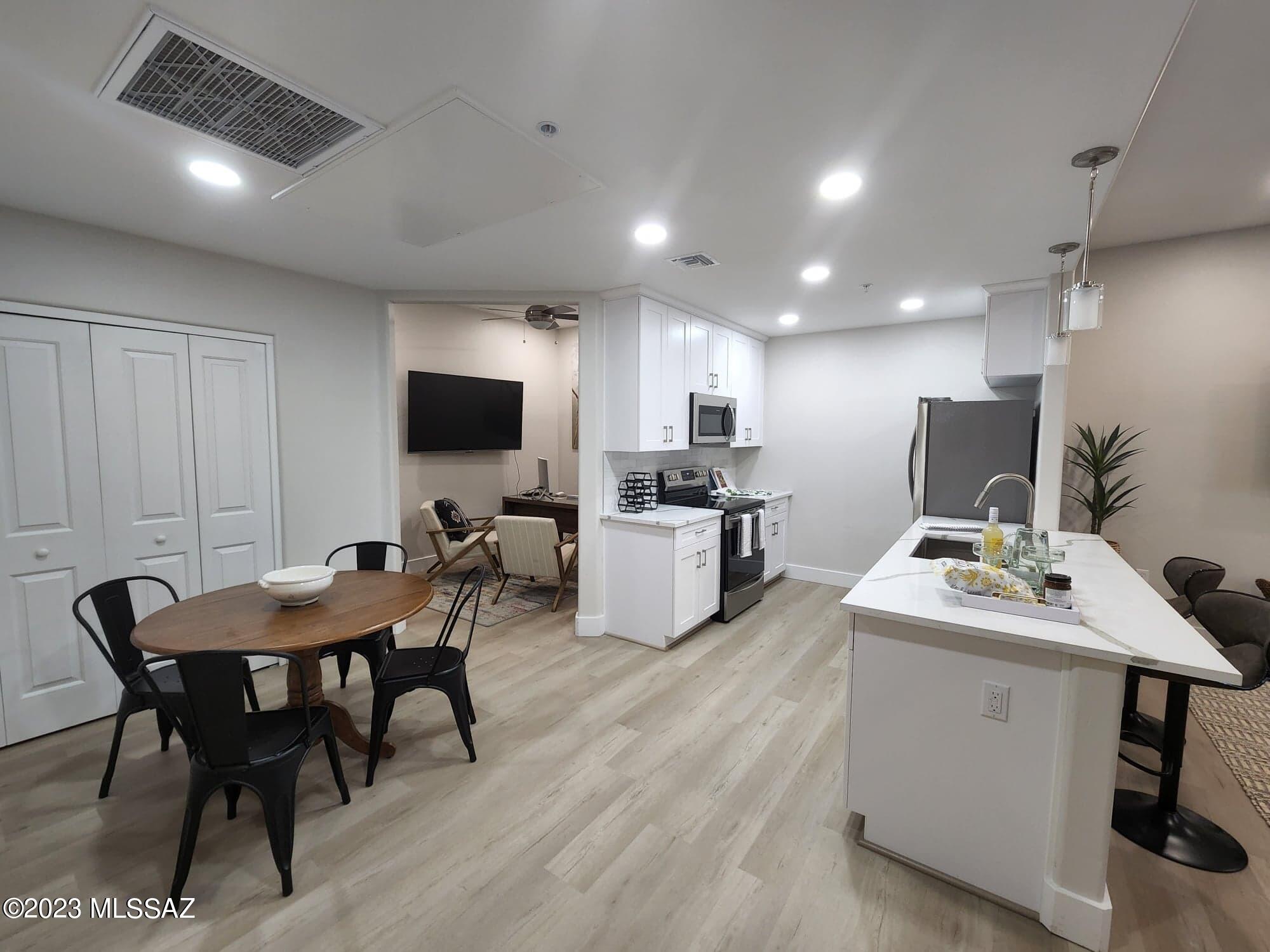2032 East River Road, Unit 101 Tucson, AZ 85718 - Photo 8 of 12 Gallery Image 8